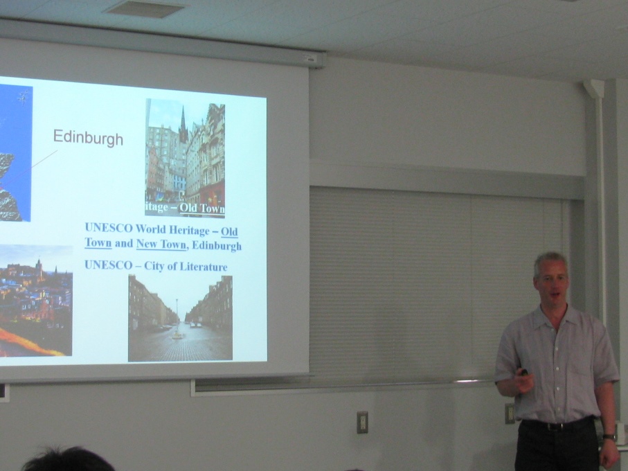 Dr.Robertson's visit to Awaga Group, Nagoya University, Japan